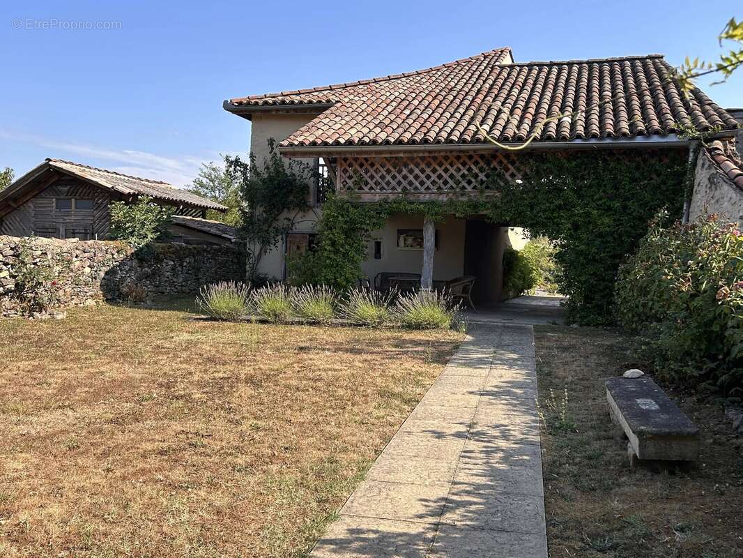 Maison de village T8, garage, grange, piscine sur 3456m² - photo 19