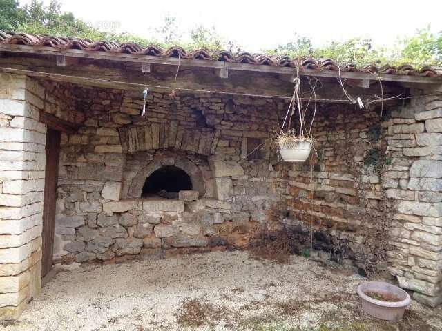Grande maison de village de caractère avec 3 chambres et dépendances - photo 14