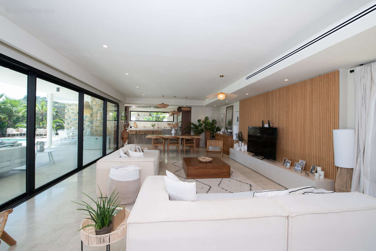 Maison à CARQUEIRANNE