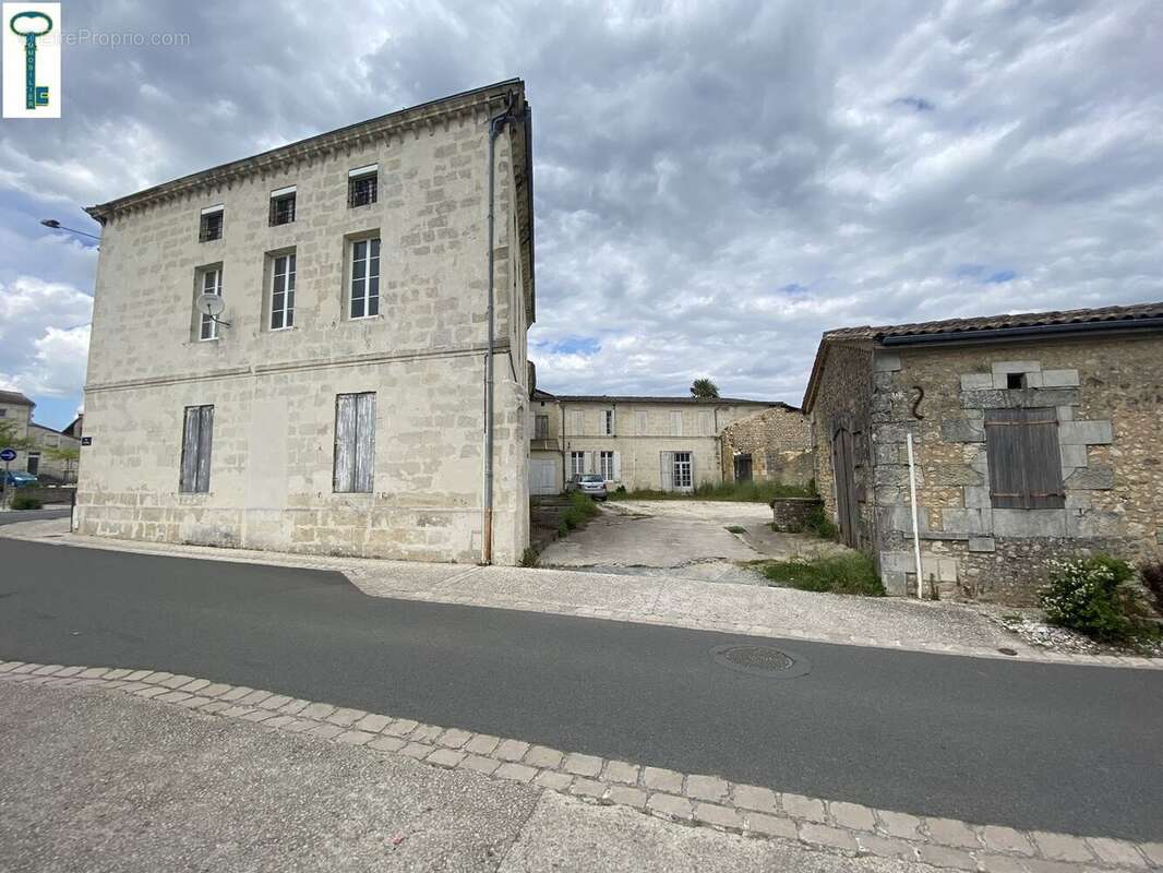 Appartement à MONTLIEU-LA-GARDE