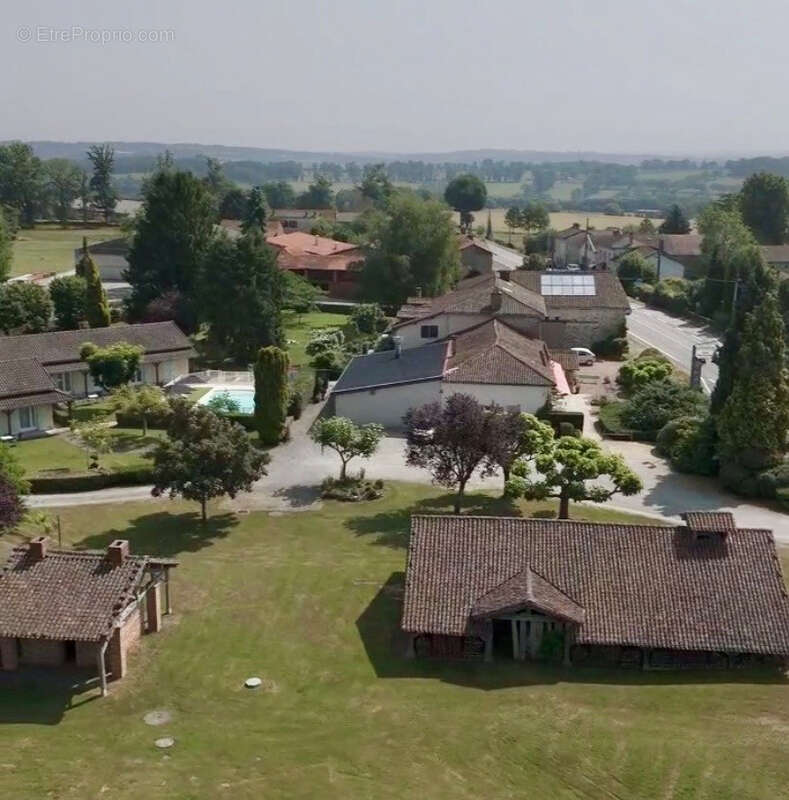 Maison à SEREILHAC