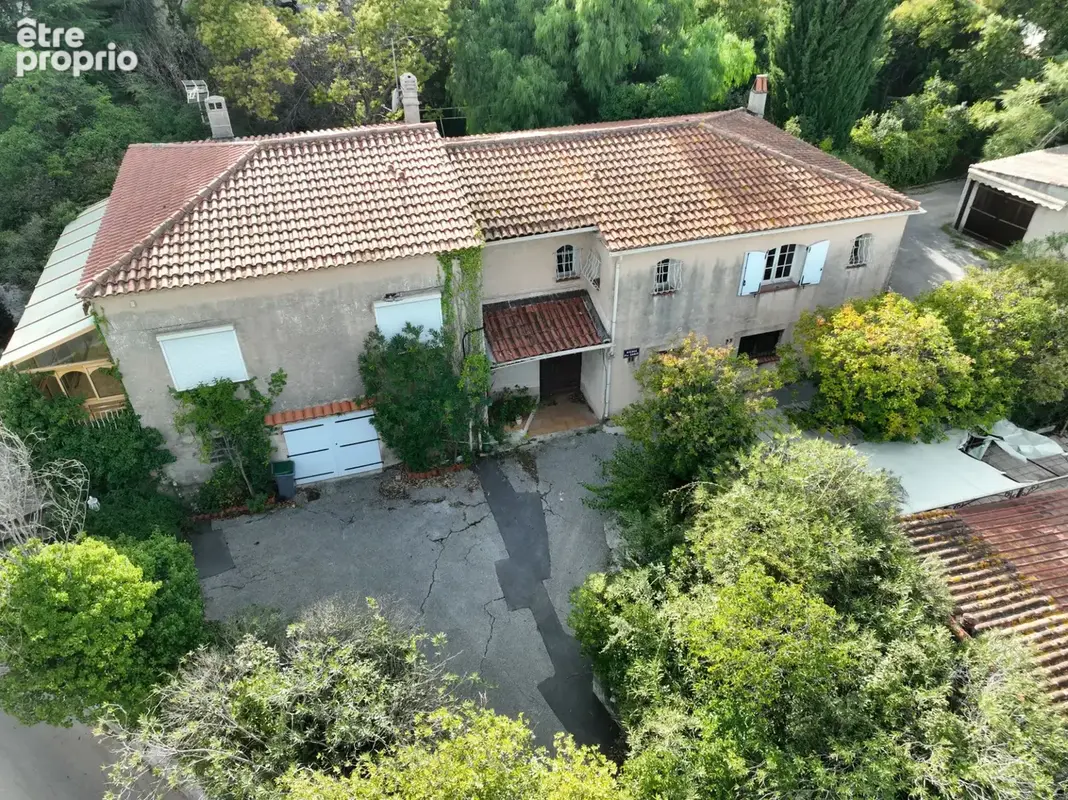 Maison de caractère avec piscine, grand terrain arboré et fort potentiel de valorisation - photo 2