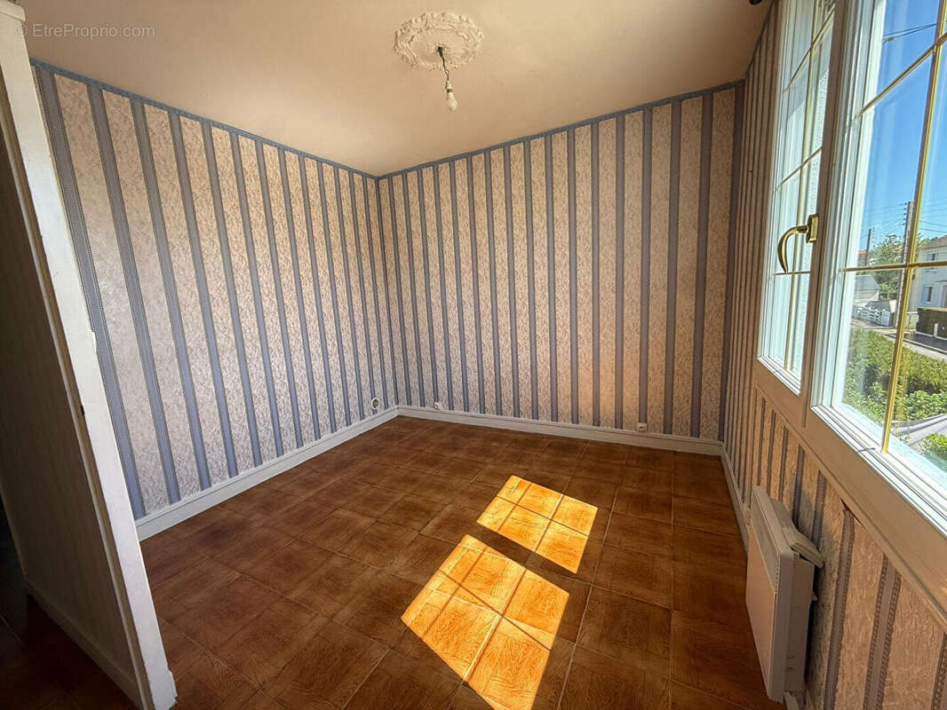 Maison à VARENNES-VAUZELLES