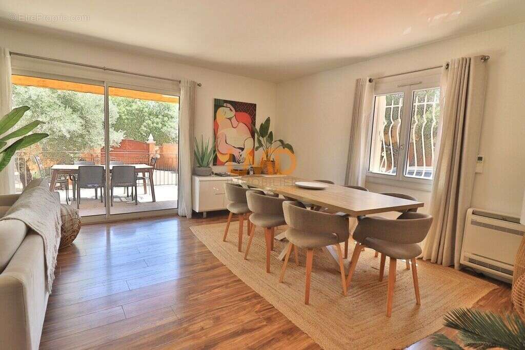 Saint Maximin: maison T5 + studio + dépendance - photo 8