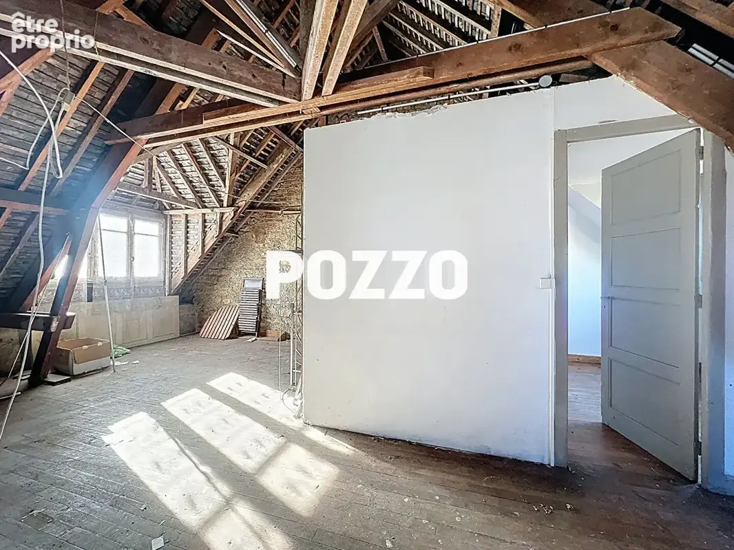 A Vendre - Immeuble 185 m² - Saint Hilaire Du Harcouet  - Local commercial - Appartement - cour - photo 9
