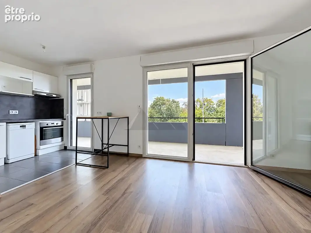 Appartement avec ascenseur, cave et place de parking a vendre a brest - capucins - photo 2