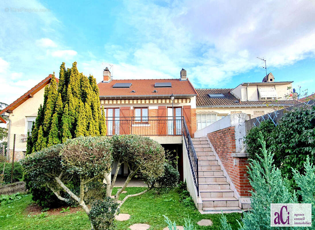 Maison à L&#039;HAY-LES-ROSES