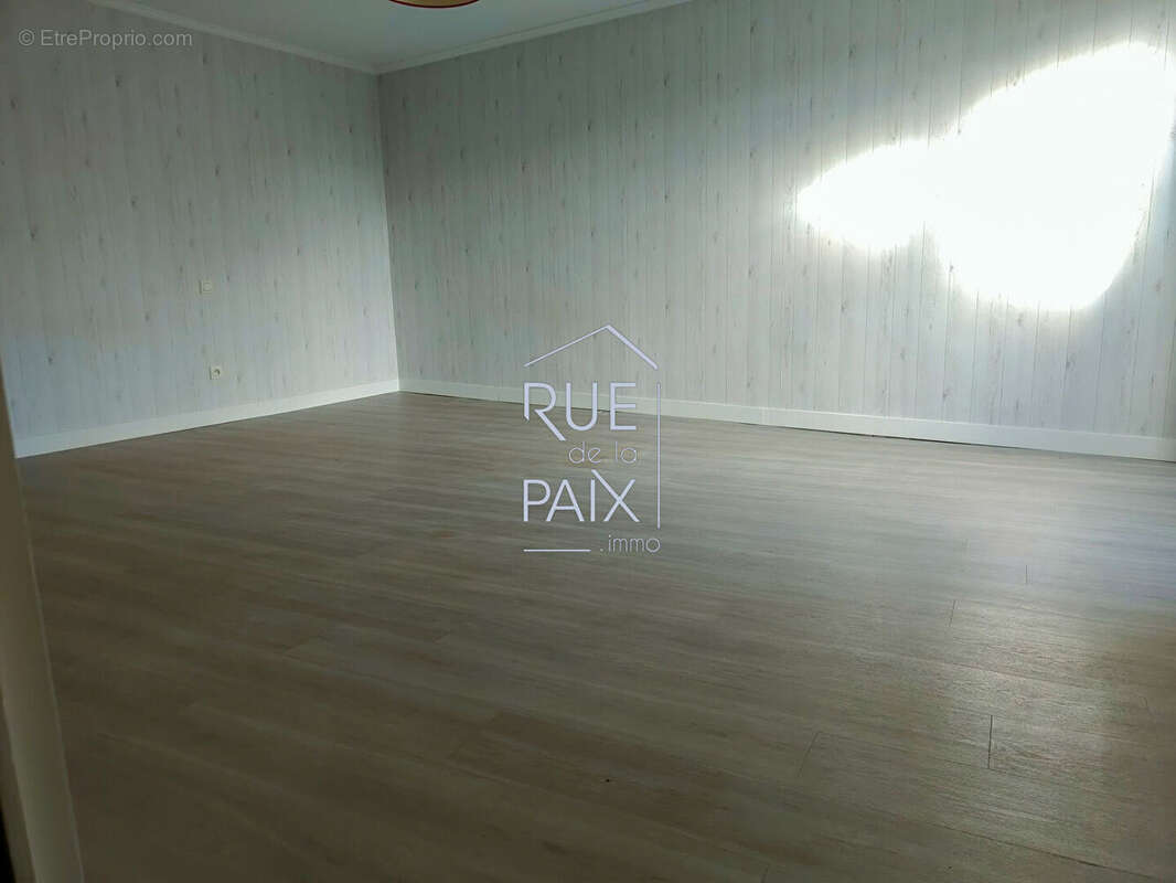 Appartement à DISSAY