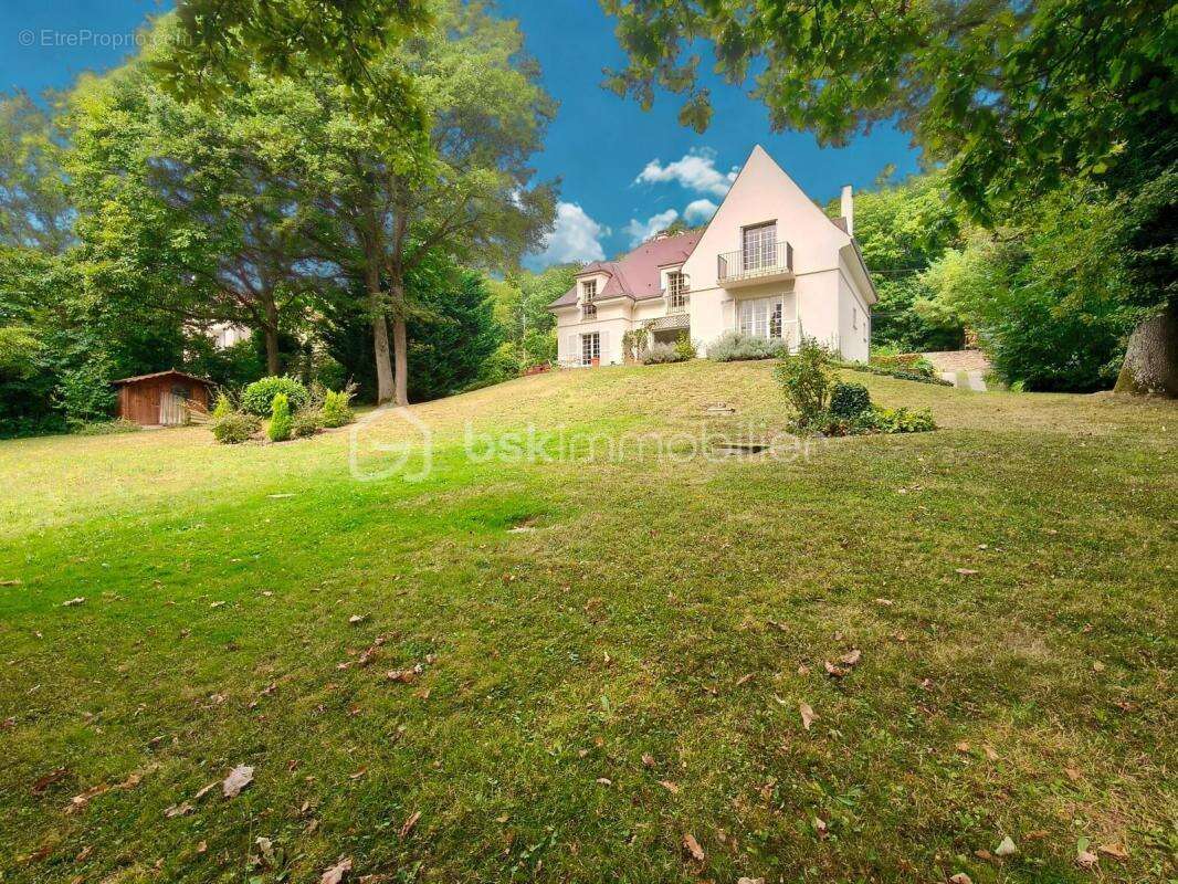 Maison à MAREIL-MARLY