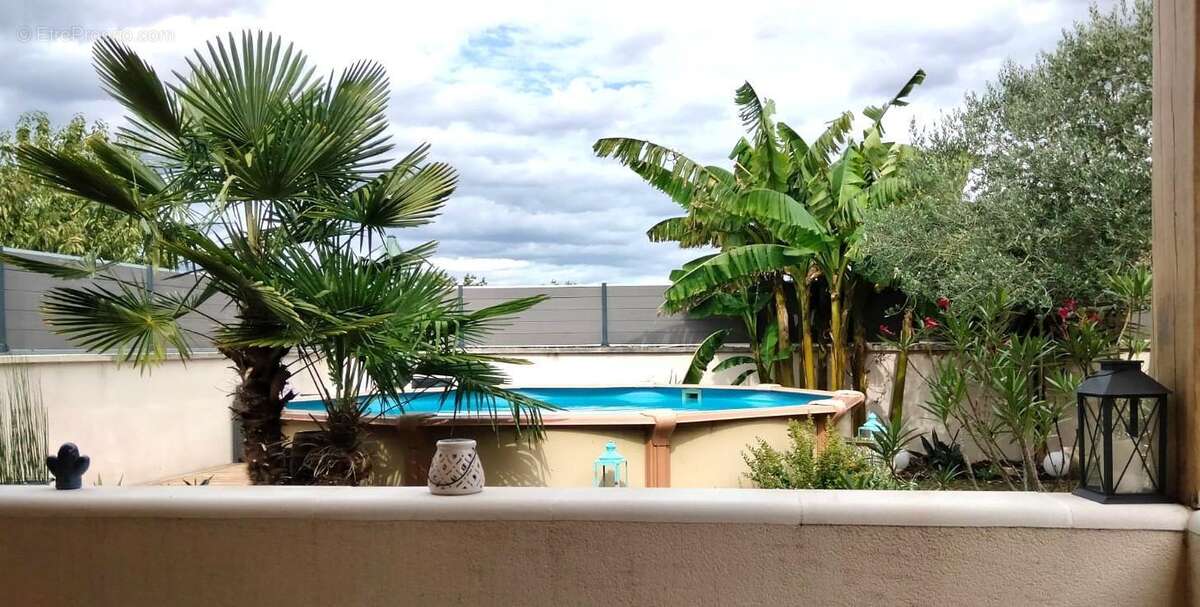 PISCINE - Maison à COULGENS