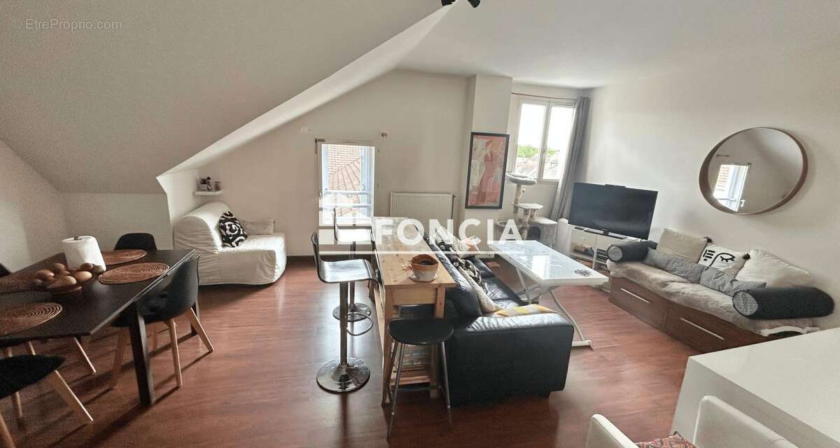 Appartement à SARTROUVILLE