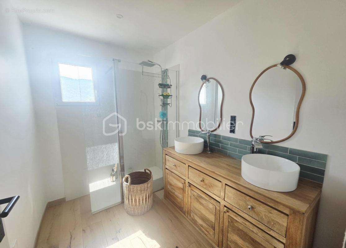 Maison d'environ 90 m² à Vesseaux - photo 17