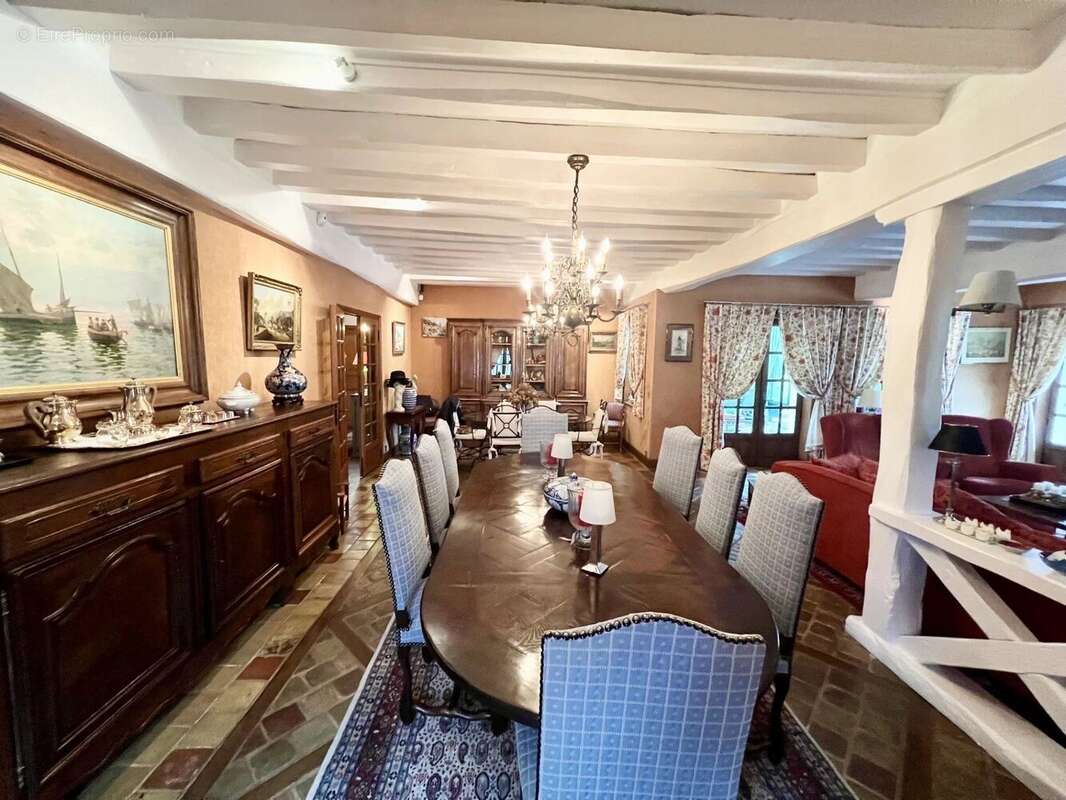 Maison à HOUDAN