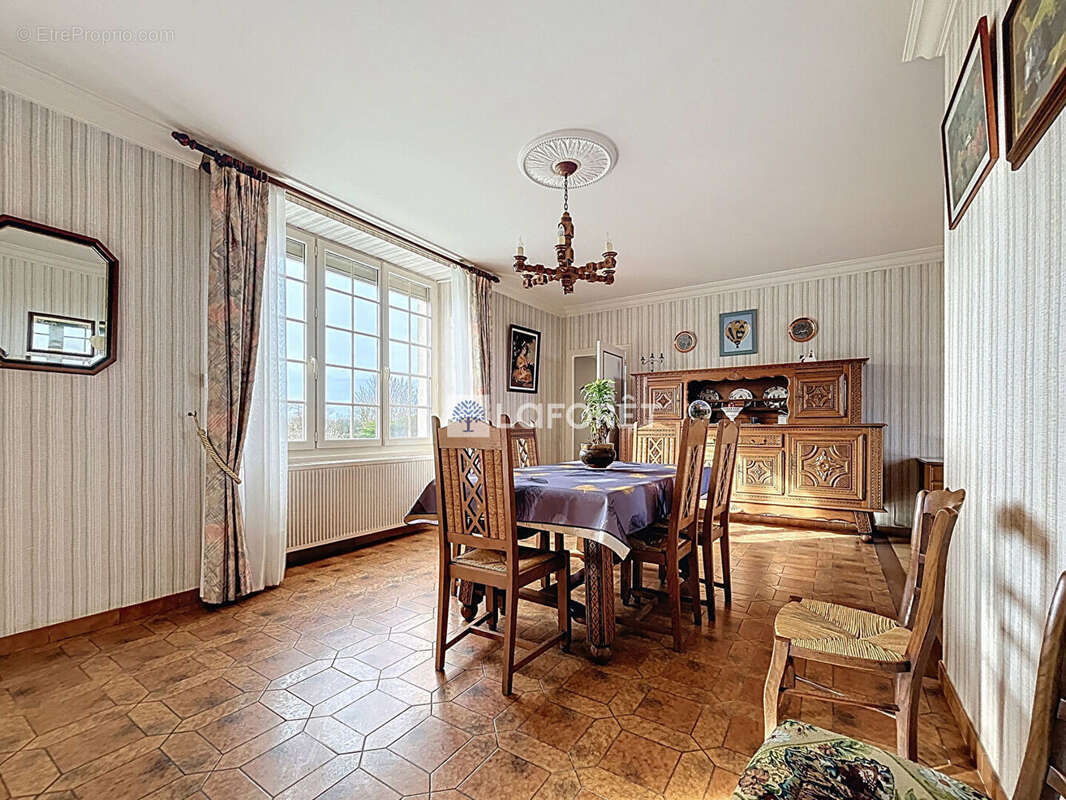 Maison à SAINT-AUBIN-LE-CLOUD