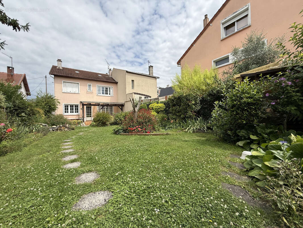 Maison à LE BLANC-MESNIL