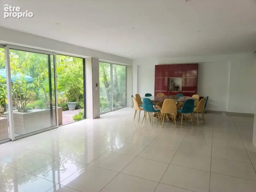 Fréjus, Excellente visibilité local commercial 141 m2 - photo 2