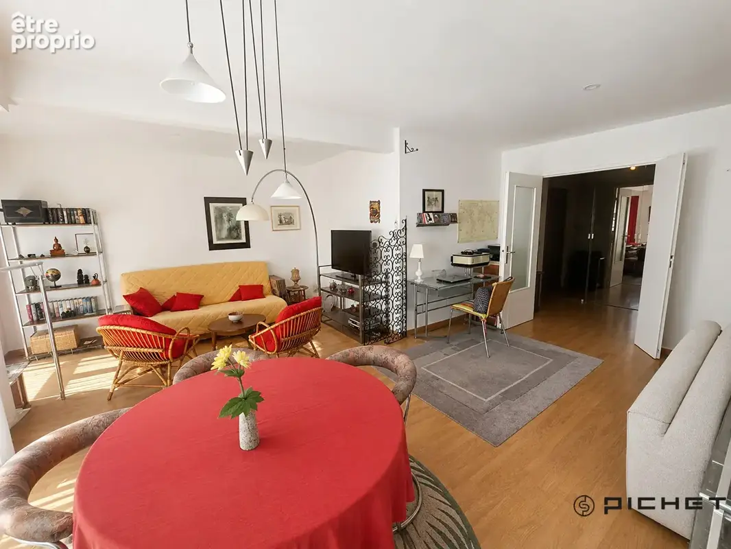 LA ROCHELLE PLEIN CENTRE MARCHE Appartement La Rochelle 3 pièce(s) 64.76m2 avec balcon et cave. - photo 3