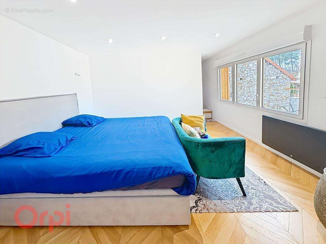 Maison à DUN-LE-POELIER