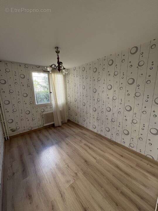 T3, cave, proche université, proche commodités, proche - Appartement à ORLEANS