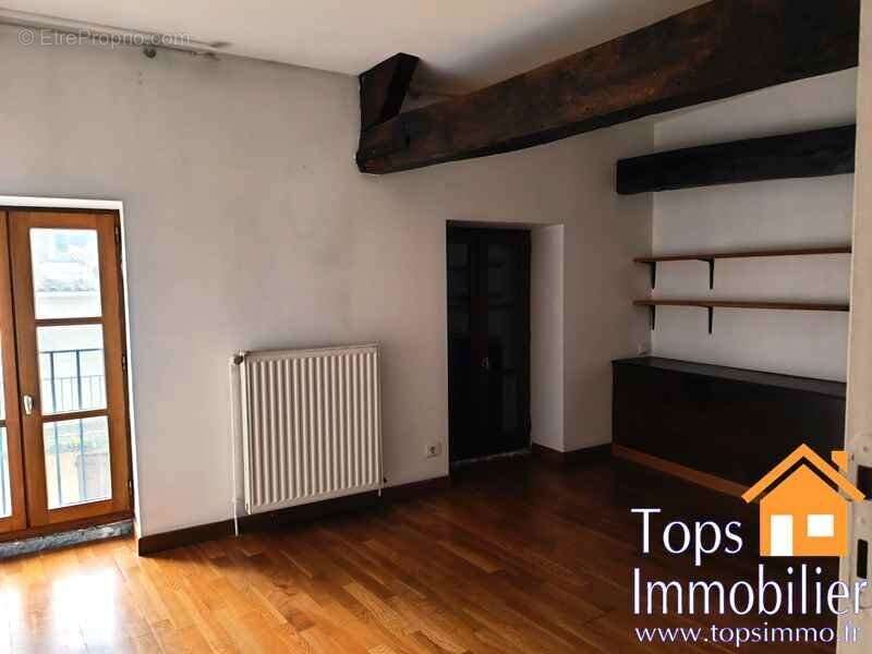 Appartement à VAILHOURLES