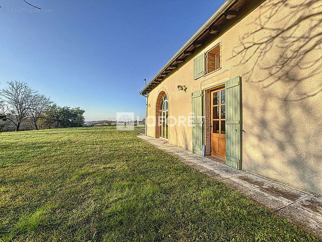 Maison à MONCLAR-DE-QUERCY