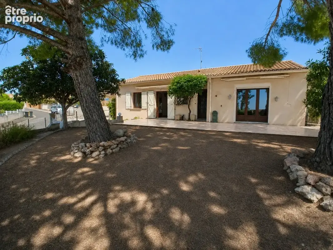 Villa méditerranéenne de plain-pied – 4 chambres – Studio indépendant – Piscine – Grand terrain arboré – - photo 2