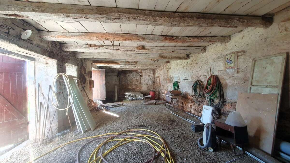 Maison à LA SALVETAT-PEYRALES