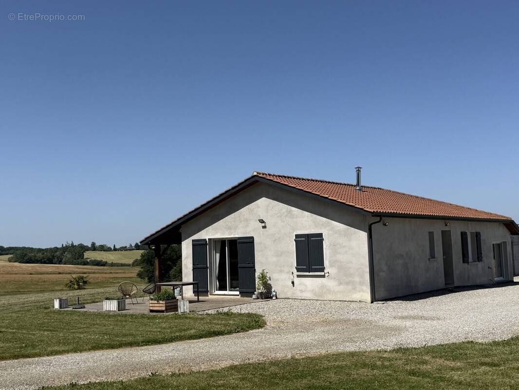 Maison à SEISSAN