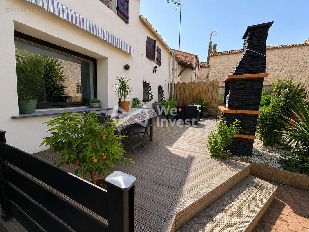 Maison 165 m² à Nancras  - photo 2