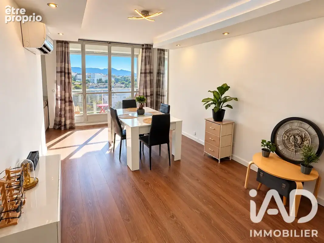 Photo 1 - Appartement à MARSEILLE-10E