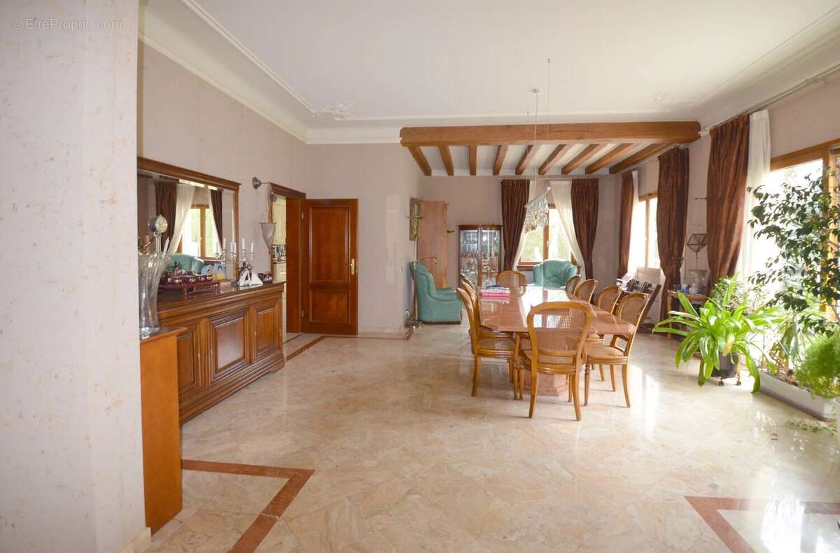 Maison à LOUVECIENNES