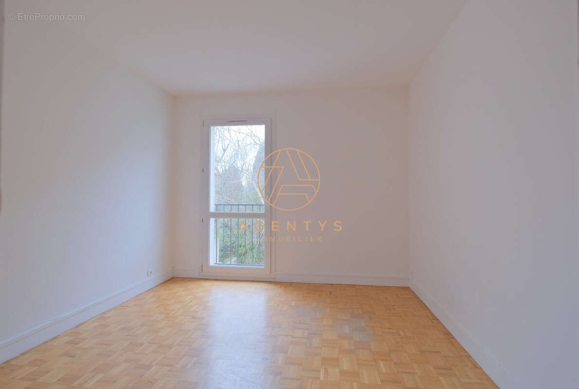 Appartement à SAINT-MAUR-DES-FOSSES