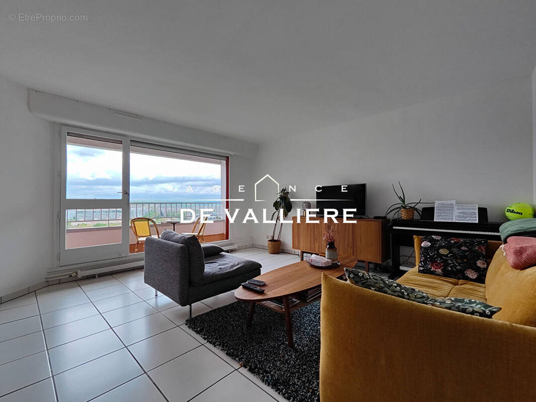 Appartement à NANTERRE