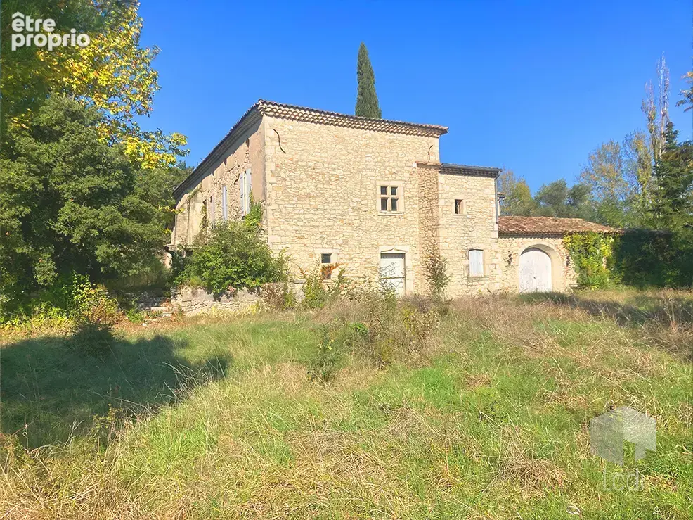 PUYGIRON, propriété sur un terrain de 50 000 m2 - photo 3