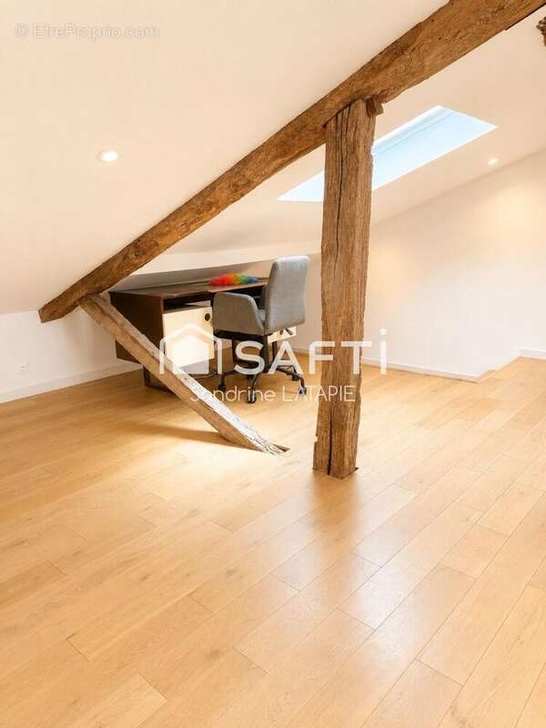 Maison 170 m² à Saint-Antonin-Noble-Val  - photo 9