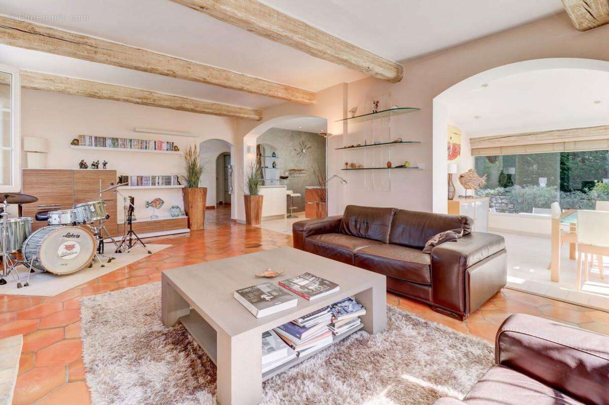 Maison à MOUANS-SARTOUX