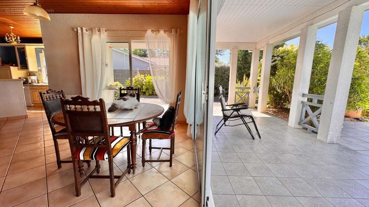 Villa plain-pied avec piscine - photo 10