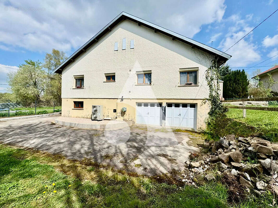 Maison à HENNEZEL