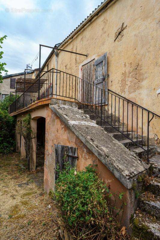Maison de caractère à réinventer.  Montjardin, Causse Noir - photo 7
