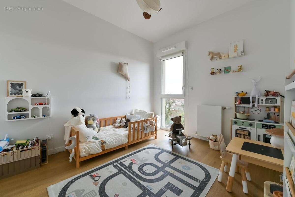 Appartement à SAINT-GENIS-LES-OLLIERES