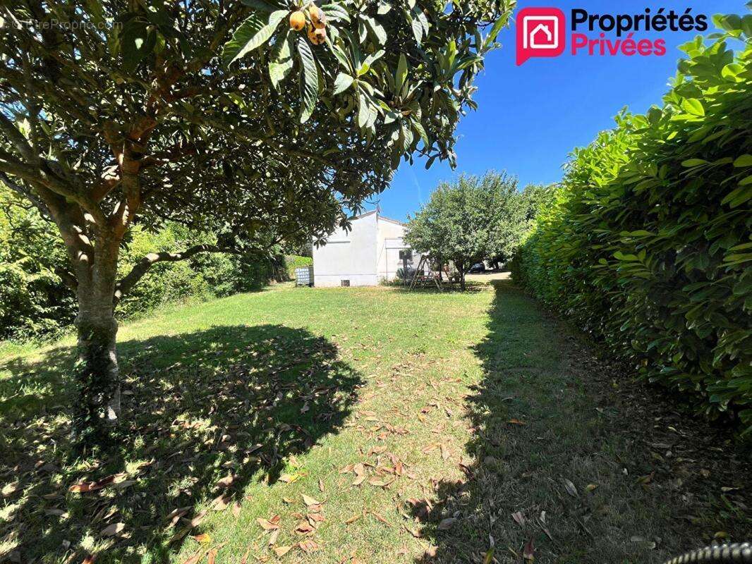 A 15 min d'Uzès et Nîmes, Maison familiale de plain-pied 6 pièce(s) 4 chambres 113.16 m2 - photo 2