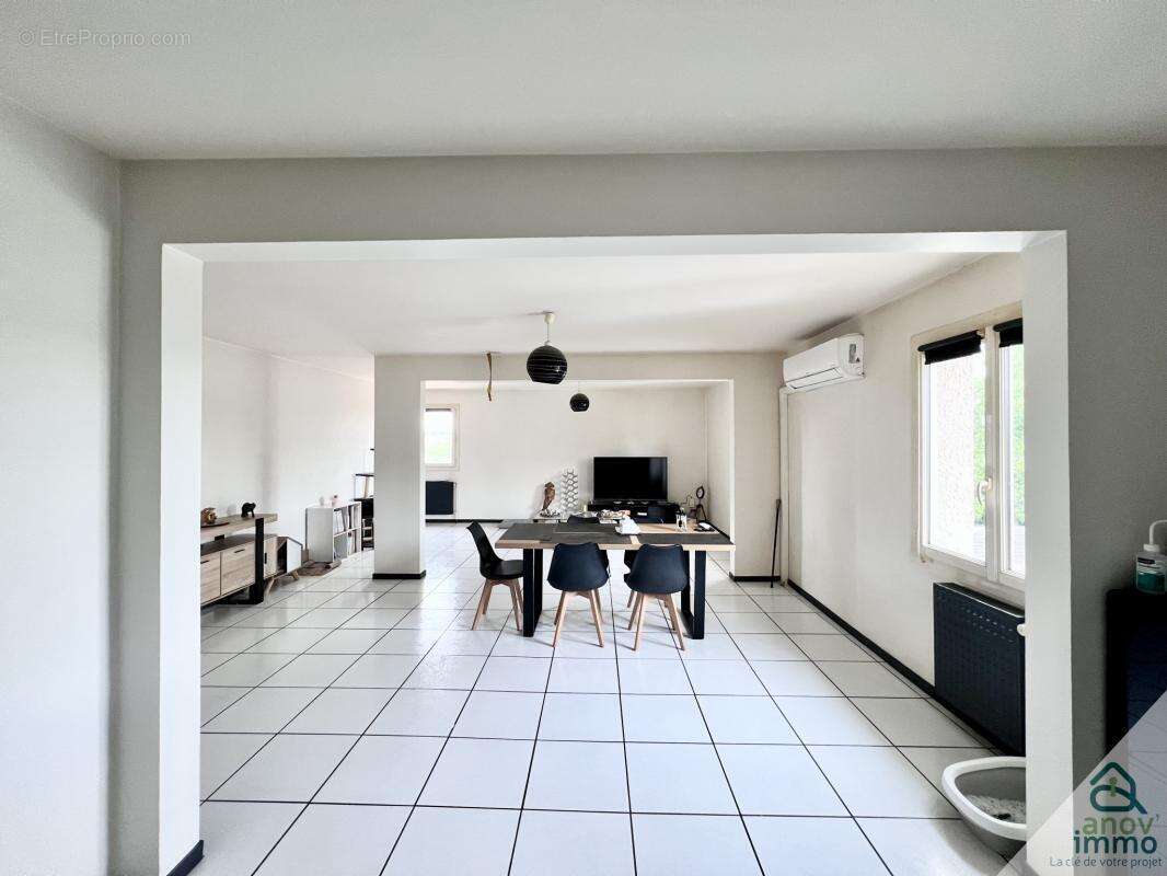 Commerce à NIEUIL-L'ESPOIR