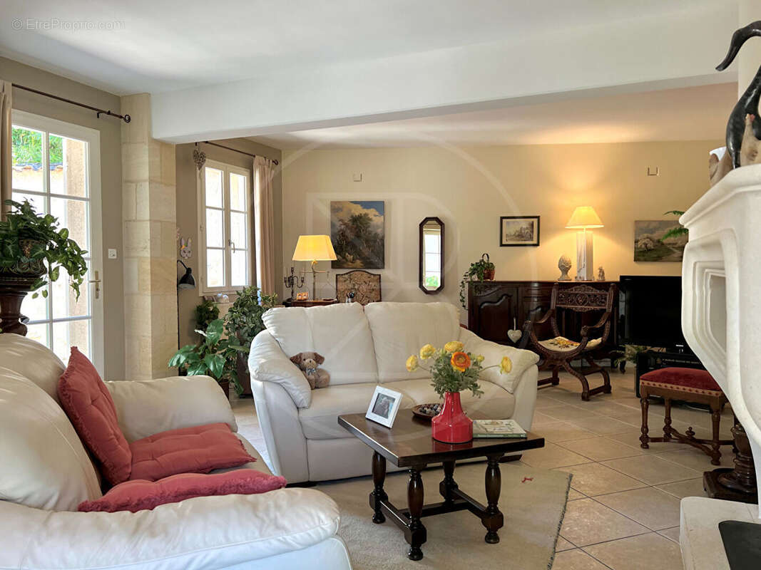Maison à FRONSAC
