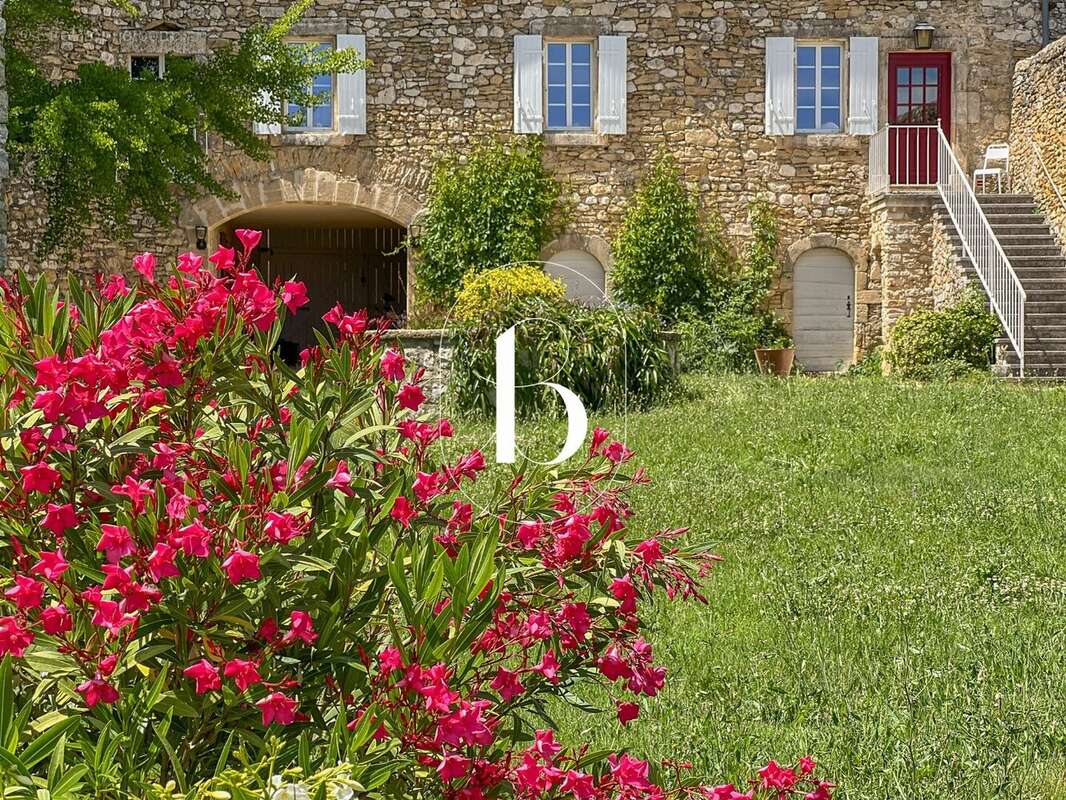 Maison 185 m² à Goudargues  - photo 6
