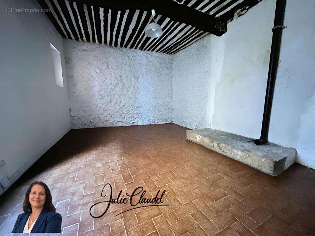 Maison à CHATEAUDOUBLE