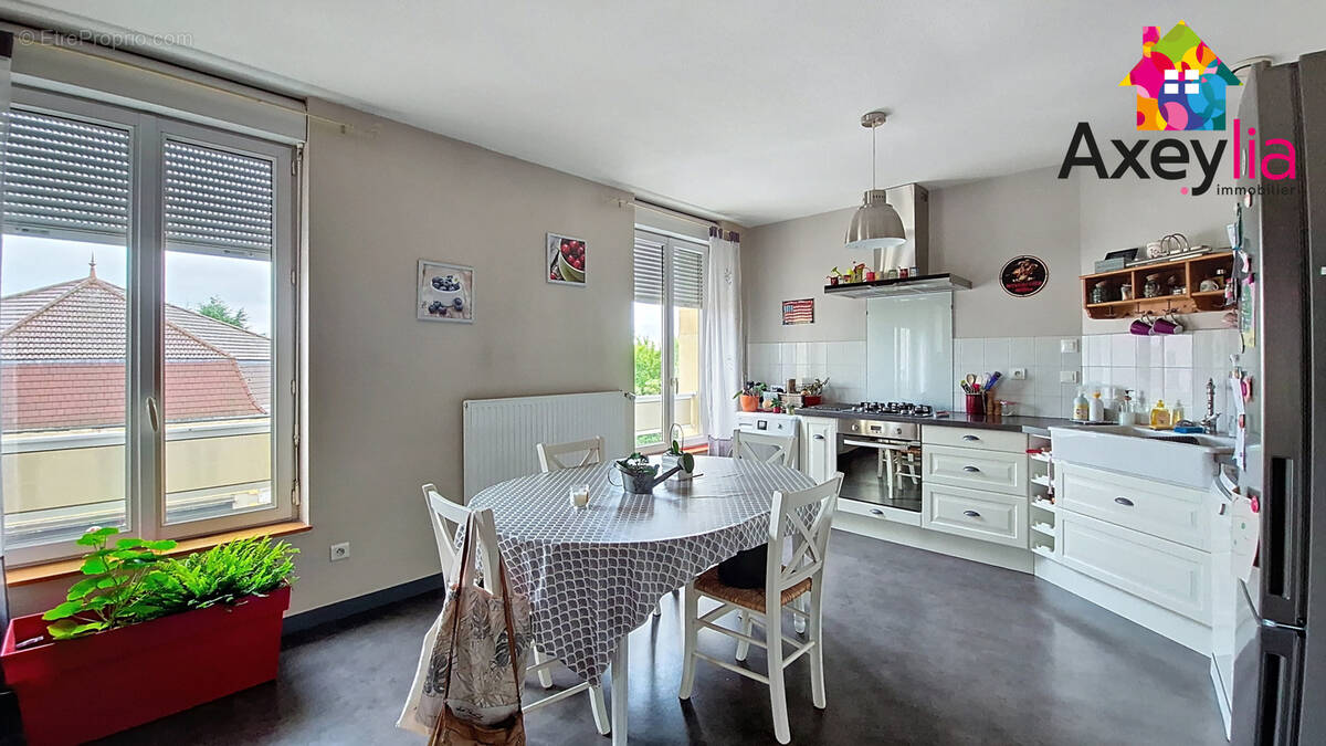 Appartement à POUILLY-SOUS-CHARLIEU