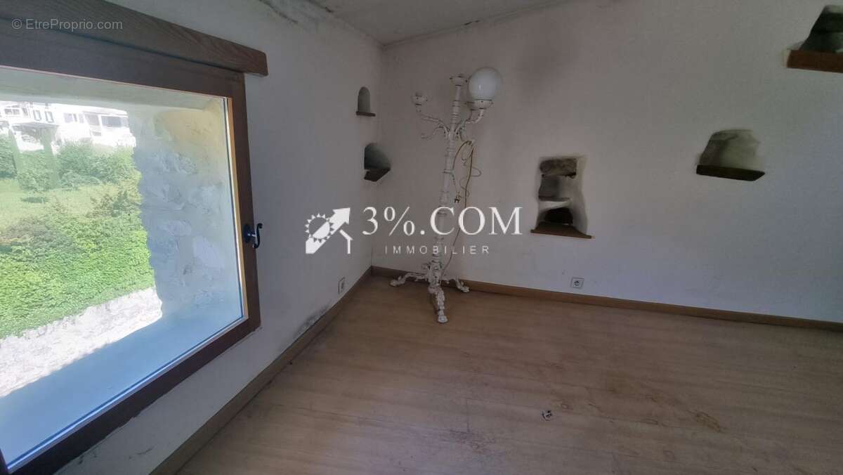 Maison à MIRABEL-AUX-BARONNIES