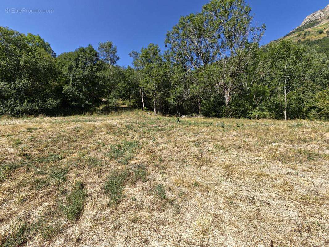 Terrain 1200 m² à Ax-Les-Thermes  - photo 2