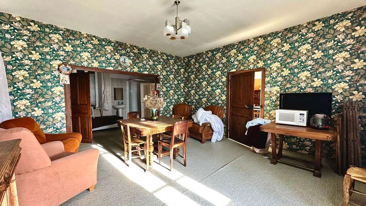 Maison à RIEUPEYROUX