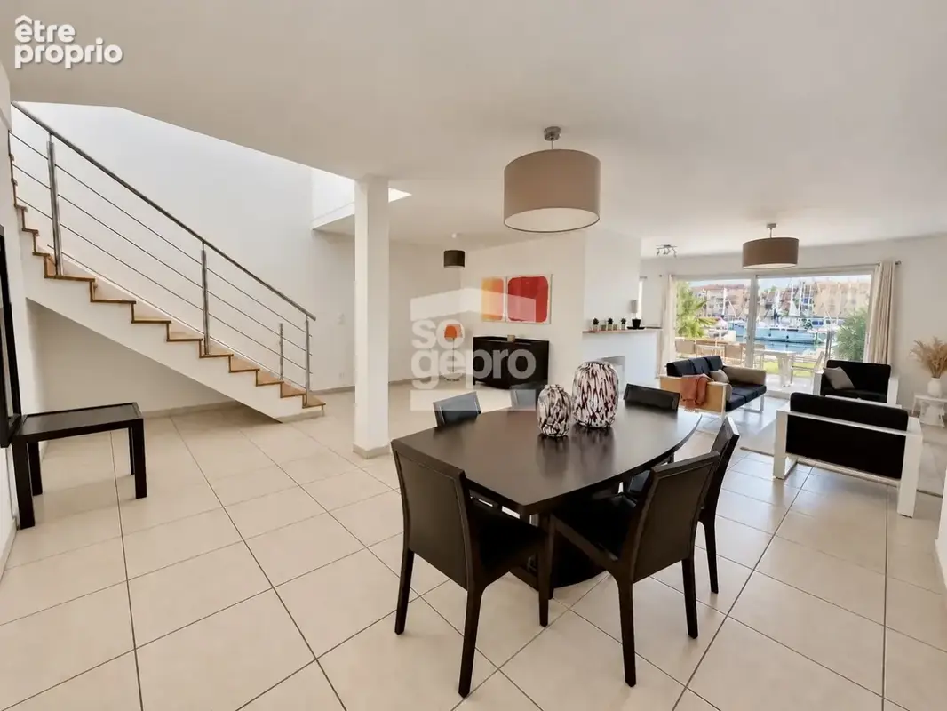 Réf : 2366 - Vente Jolie Marina 4 Pièces avec ponton, garage et vue sur le Port du Cap d'Agde ! - photo 4